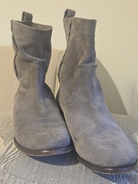 Frye Taupe Gray Suede Ankle Slouch Booties Sz 7.5